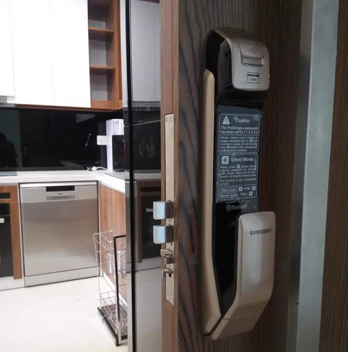 Bán và lắp khóa cửa điện tử có tay cầm Samsung SHP-DP728AG/EN tại Hà Nội